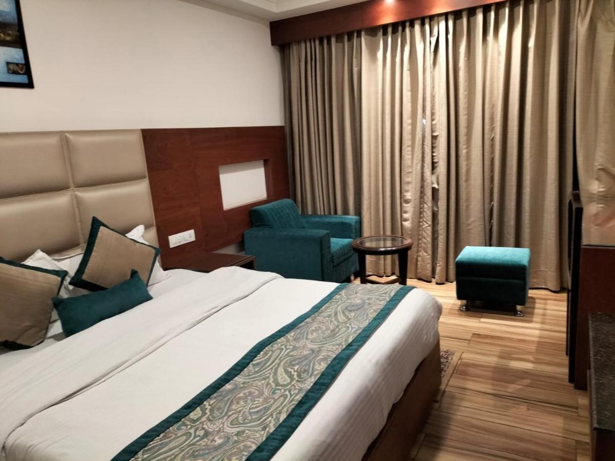 Hotel Ambica Katra Katra  Esterno foto
